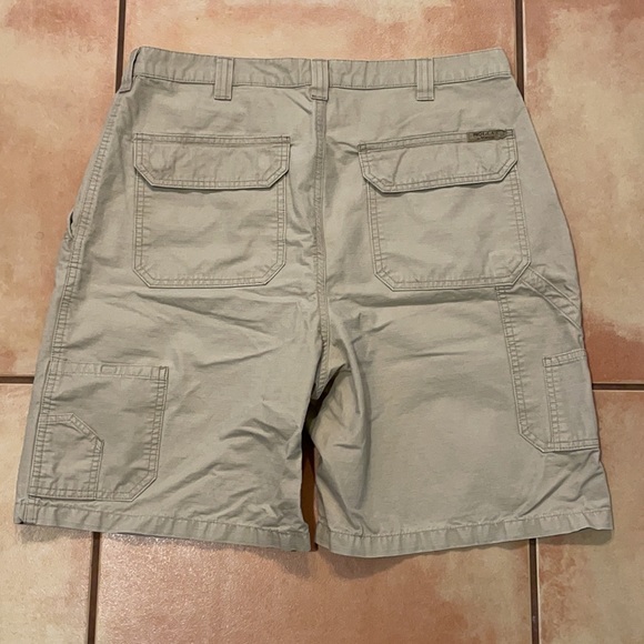 Wrangler Shorts Wrangler Loose Fit Khaki Shorts Size 34 Poshmark